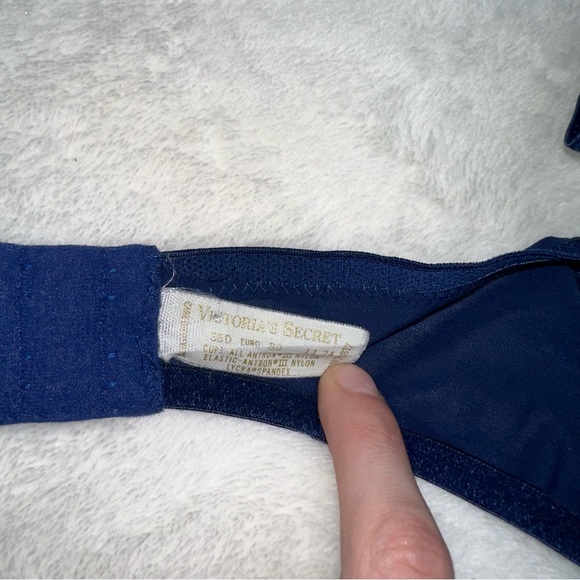 Vintage! Victoria’s Secret Navy Blue Bra! - Picture 3 of 4